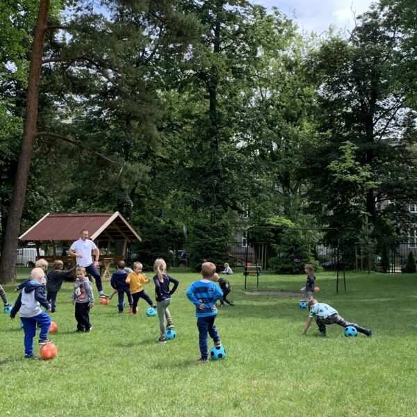 Turniej halowy, piłka nożna, dzieci, młodzież, zajęcia sportowe, levelupsport, piłka nożna, przedszkolaki, sport