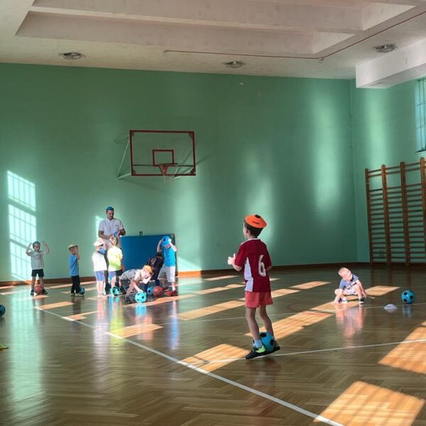 Turniej halowy, piłka nożna, dzieci, młodzież, zajęcia sportowe, levelupsport, piłka nożna, przedszkolaki, sport